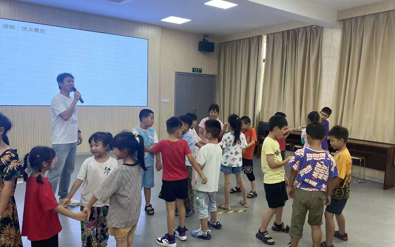 阿鲁科尔沁旗龙观乡中心学校