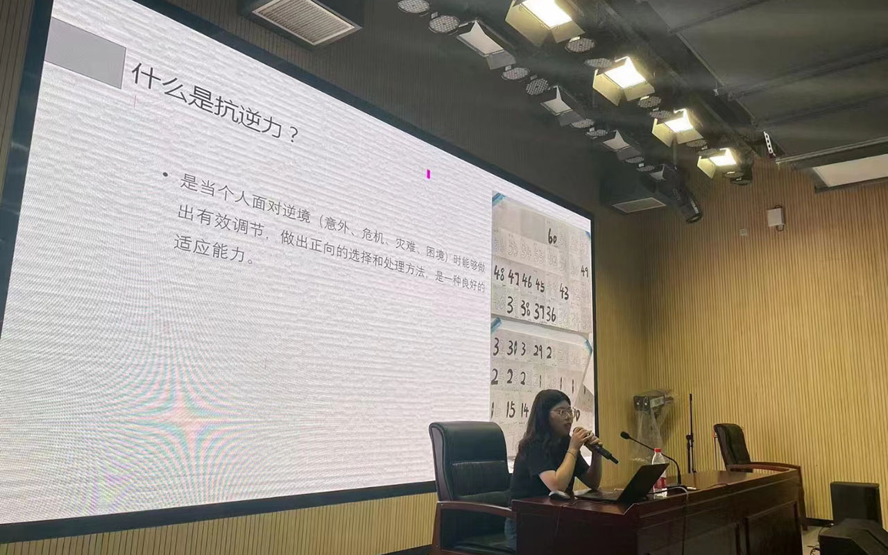 阿鲁科尔沁旗董玉娣中学